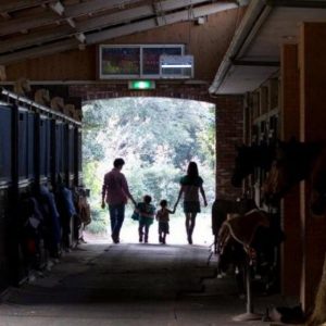写真：親子で楽しむ乗馬ライフ